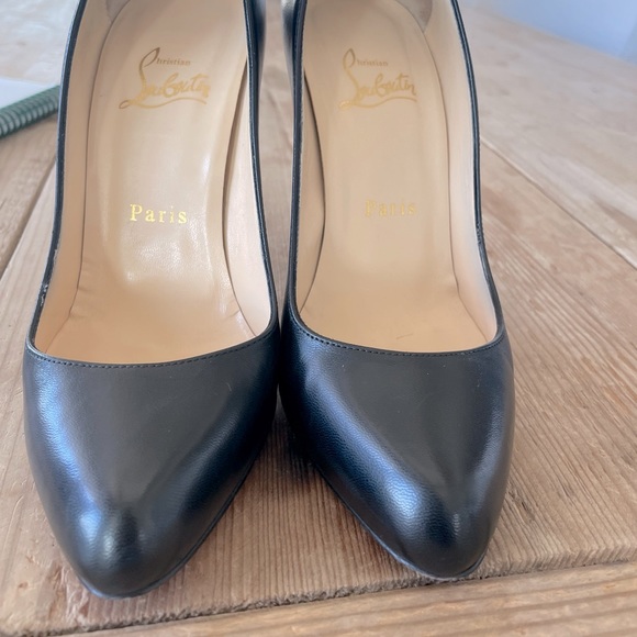 Christian Louboutin heels. Size 6. Great renowned condition. - Picture 3 of 9